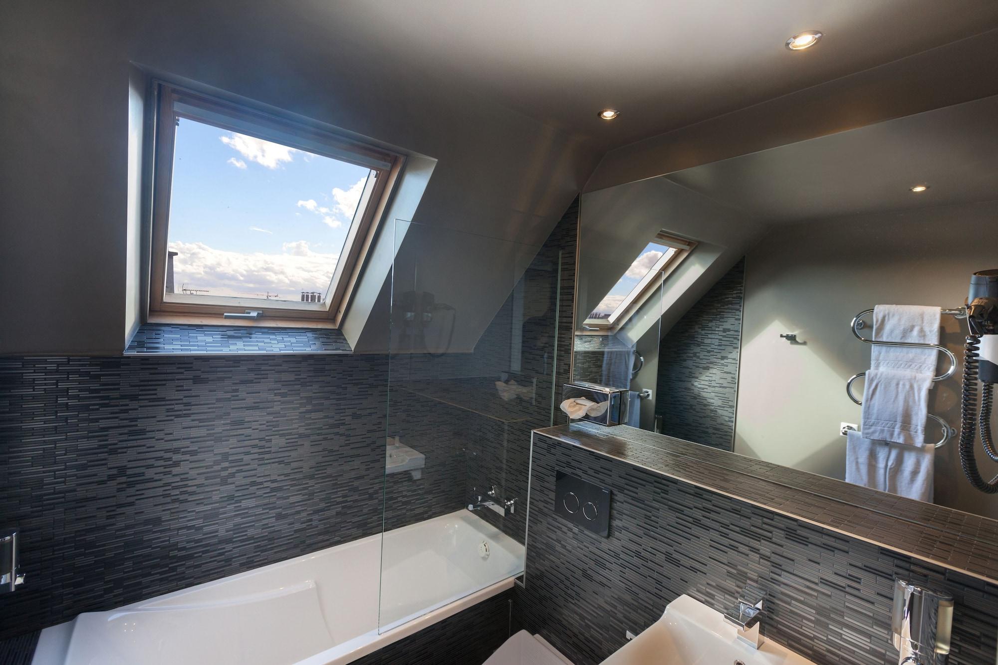 Helussi Hotel Париж Екстериор снимка