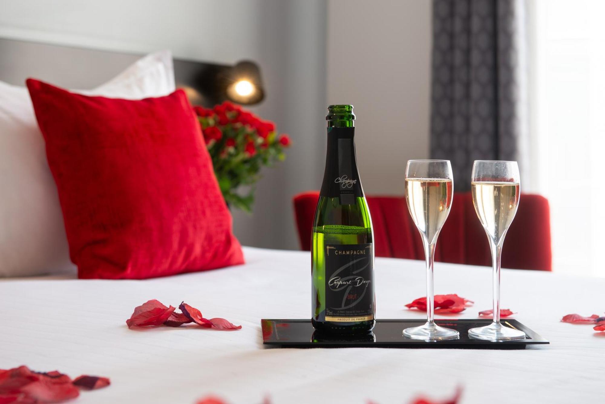 Helussi Hotel Париж Екстериор снимка