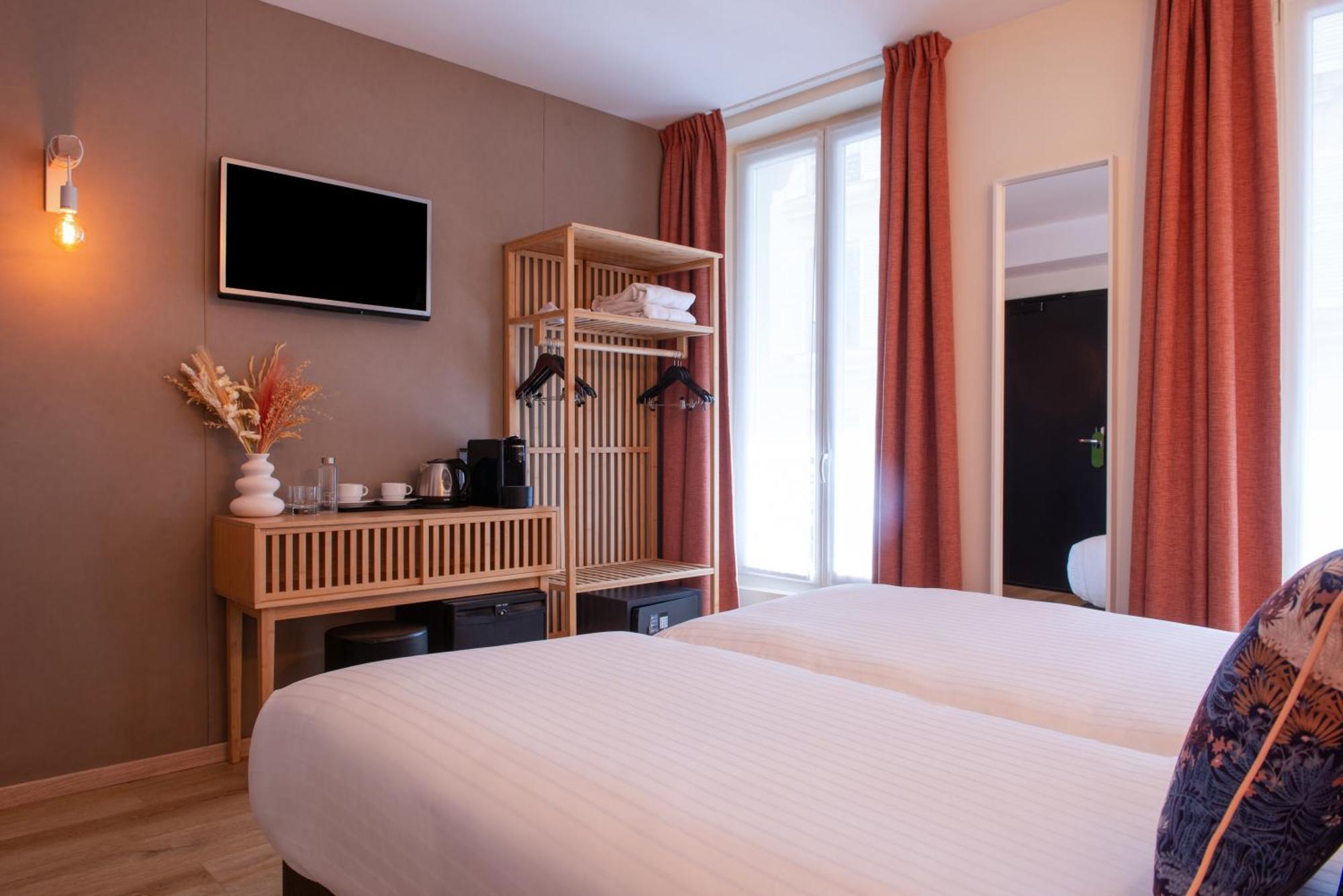 Helussi Hotel Париж Екстериор снимка