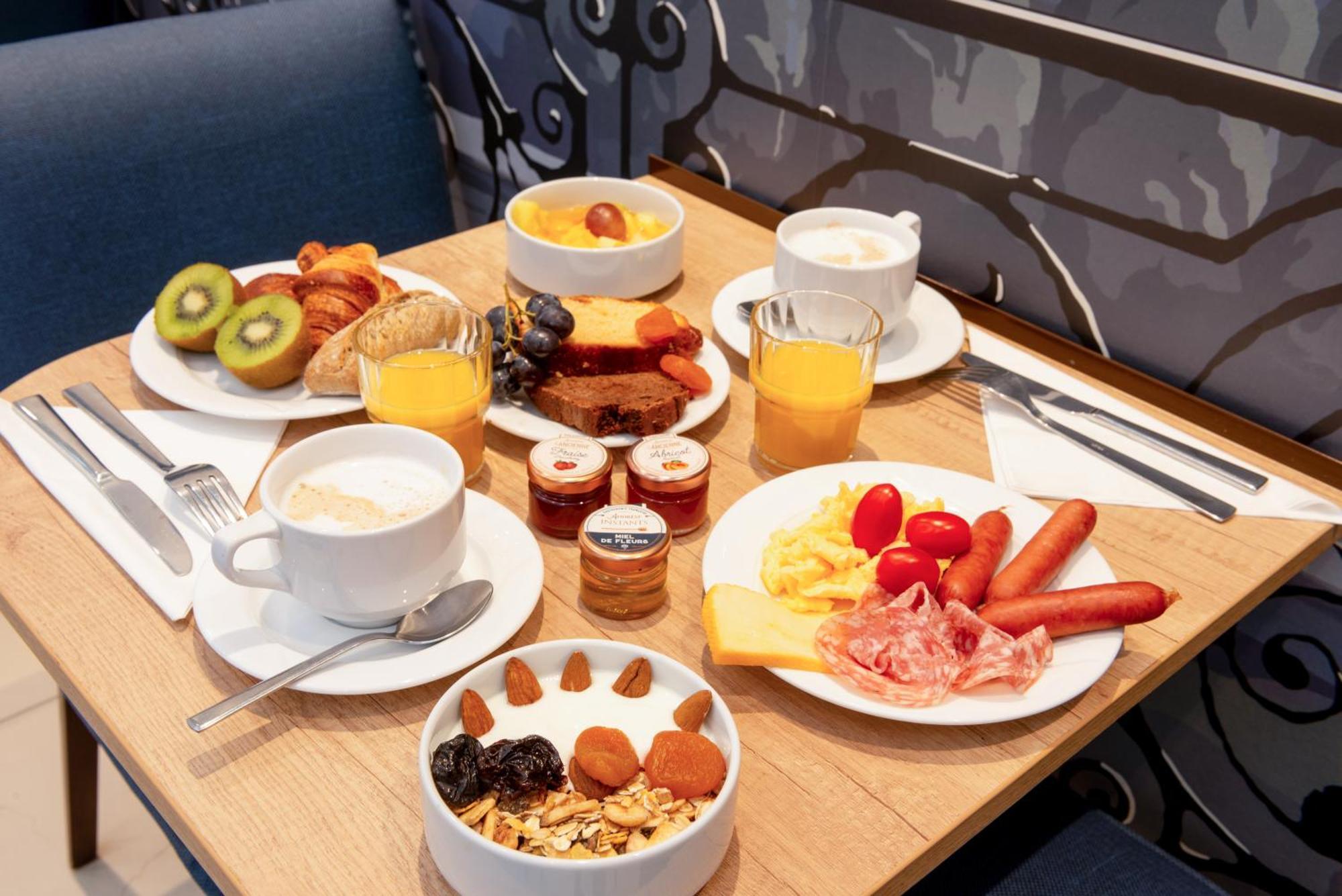 Helussi Hotel Париж Екстериор снимка