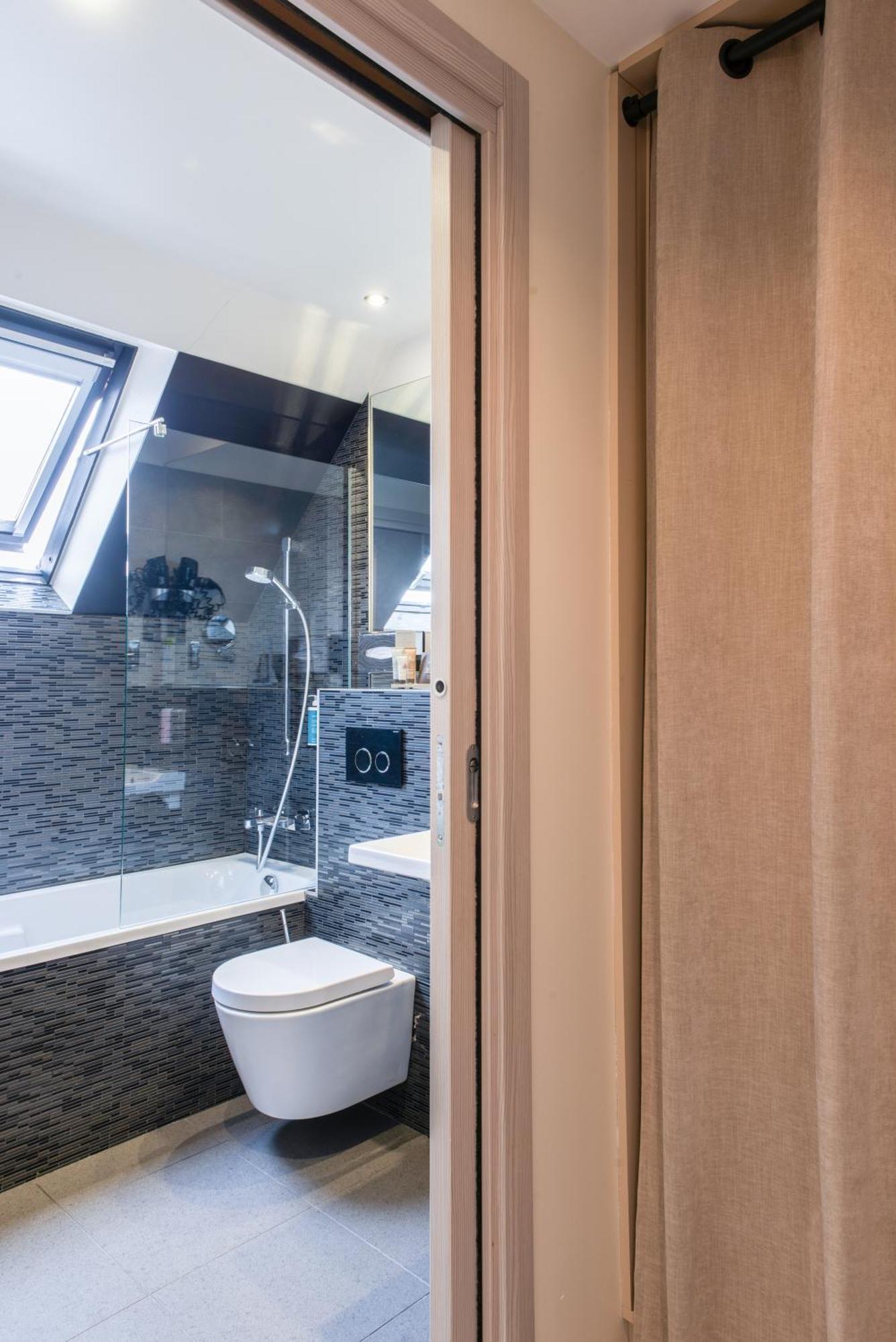 Helussi Hotel Париж Екстериор снимка