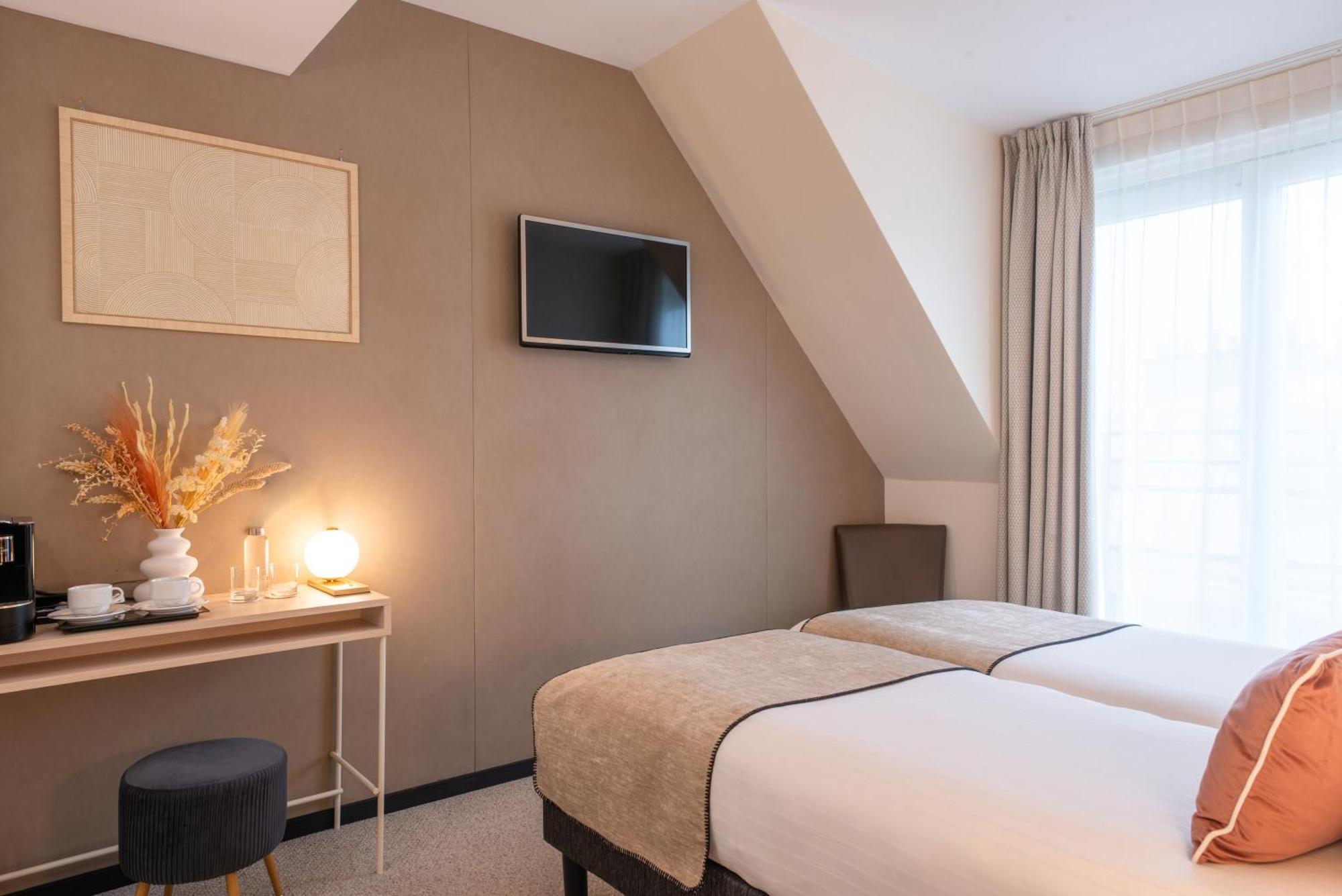 Helussi Hotel Париж Екстериор снимка
