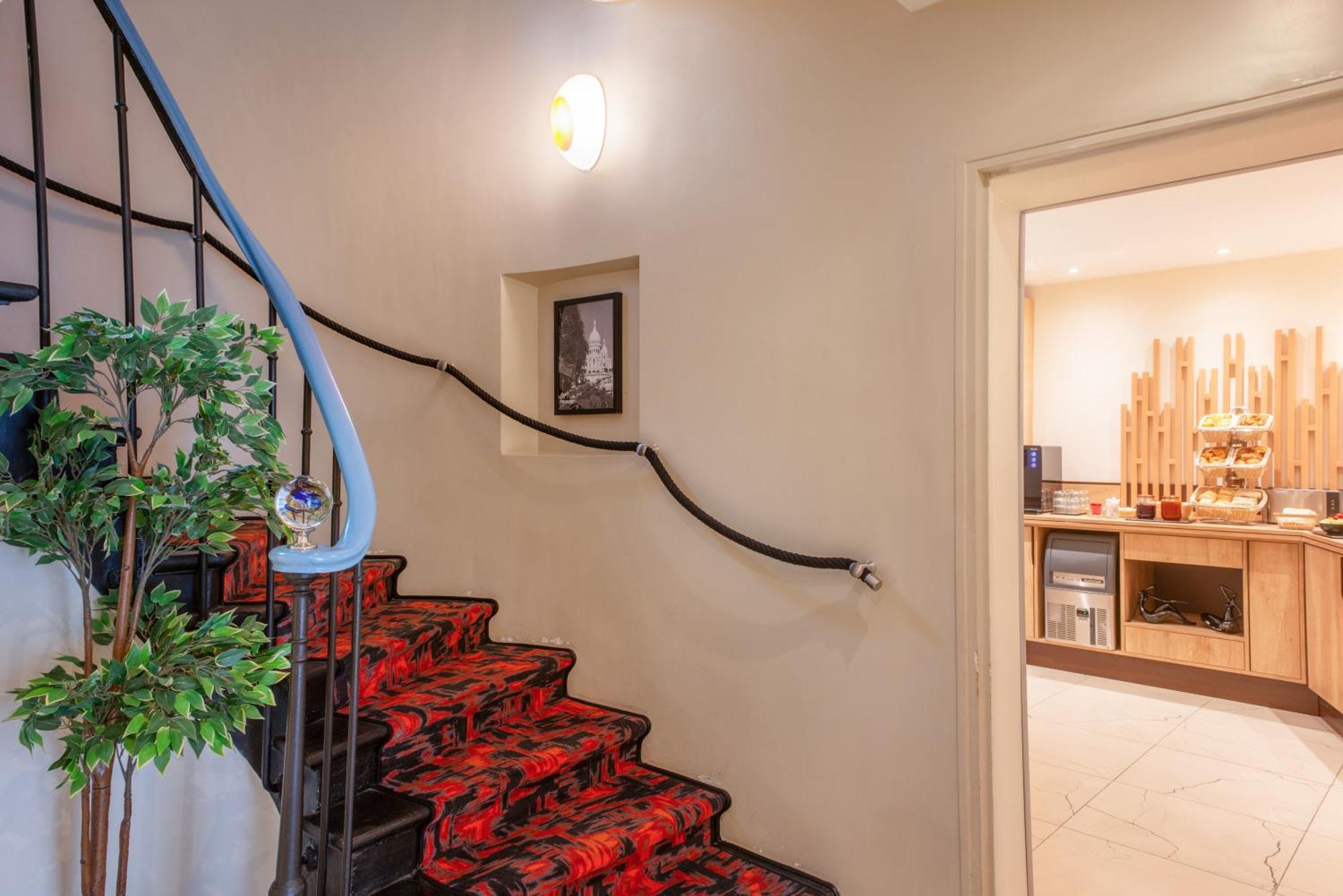 Helussi Hotel Париж Екстериор снимка