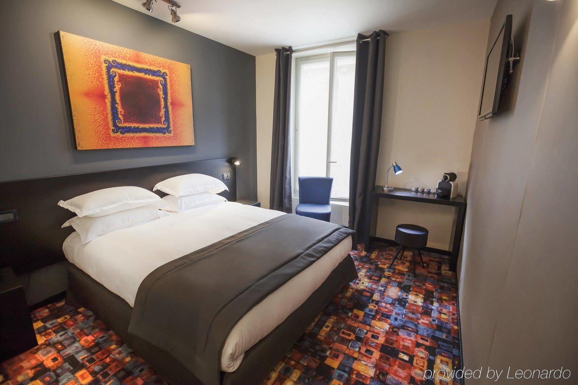 Helussi Hotel Париж Екстериор снимка